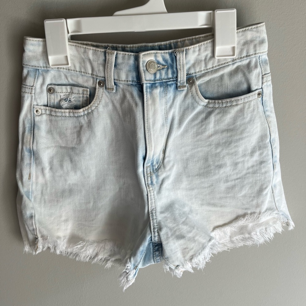Light wash distressed Jean shorts